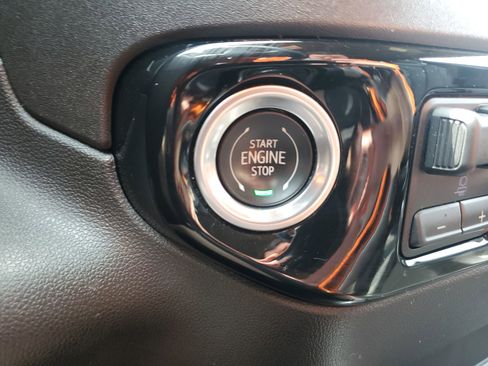 Used 2022 Chevrolet Silverado 1500 LTZ image 24