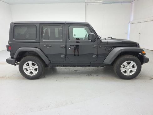 Used 2022 Jeep Wrangler Unlimited Sport AWD/4WD image 13