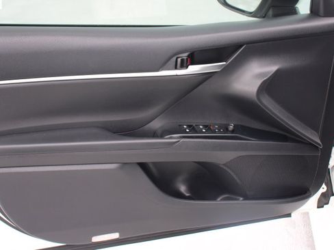 Certified 2019 Toyota Camry LE image 10