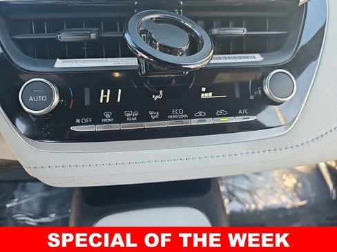 Used 2024 Toyota Corolla SE w/ Convenience Package image 20