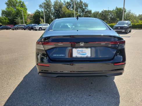 Used 2025 Honda Accord LX image 5