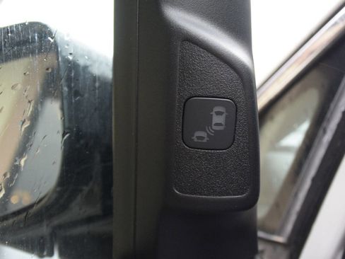 Used 2017 Honda Odyssey Touring Elite image 12