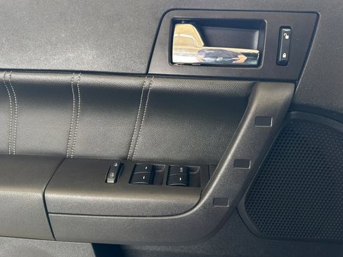 Used 2010 Ford Focus SEL FWD image 11