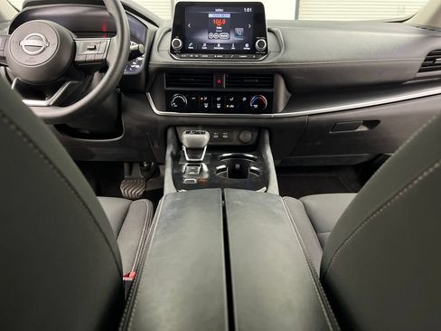 Used 2024 Nissan Rogue S FWD image 41