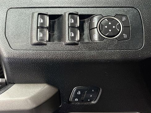 Used 2018 Ford F150 Raptor w/ Equipment Group 802A Luxury image 18