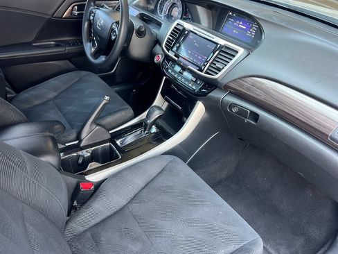 Used 2016 Honda Accord EX image 15