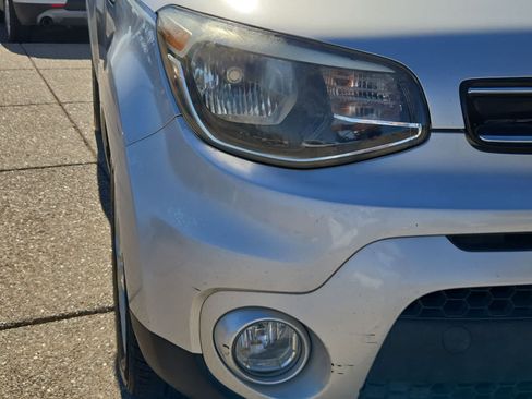 Used 2018 Kia Soul + FWD image 11
