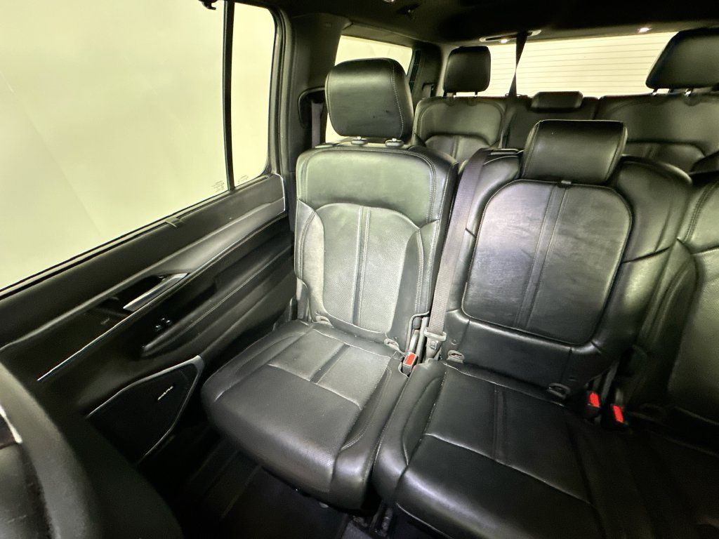 Used 2023 Jeep Wagoneer Series II w/ Convenience Group I AWD/4WD image 12