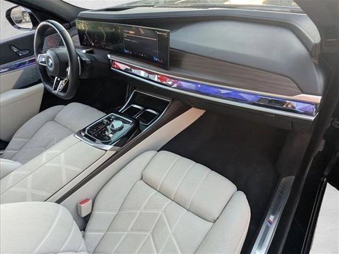 Certified 2023 BMW 760i xDrive w/ Executive Package image 23