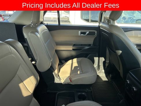Used 2020 Ford Explorer XLT w/ Equipment Group 202A AWD/4WD image 4