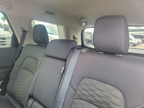 Used 2025 Nissan Pathfinder SV FWD image 15