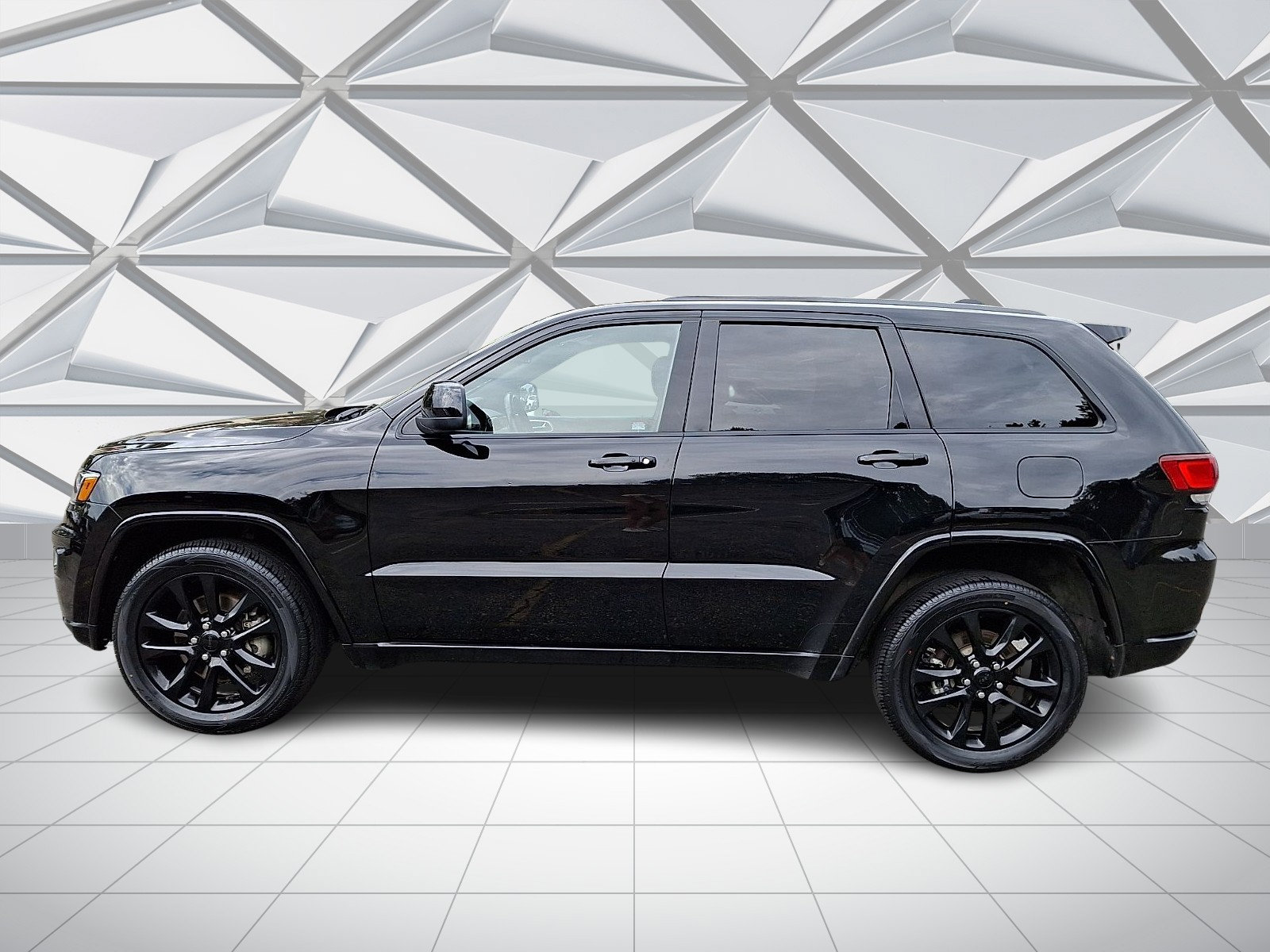 Used 2021 Jeep Grand Cherokee Laredo X AWD/4WD image 6