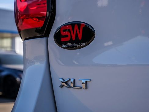 Used 2024 Ford Expedition XLT image 11