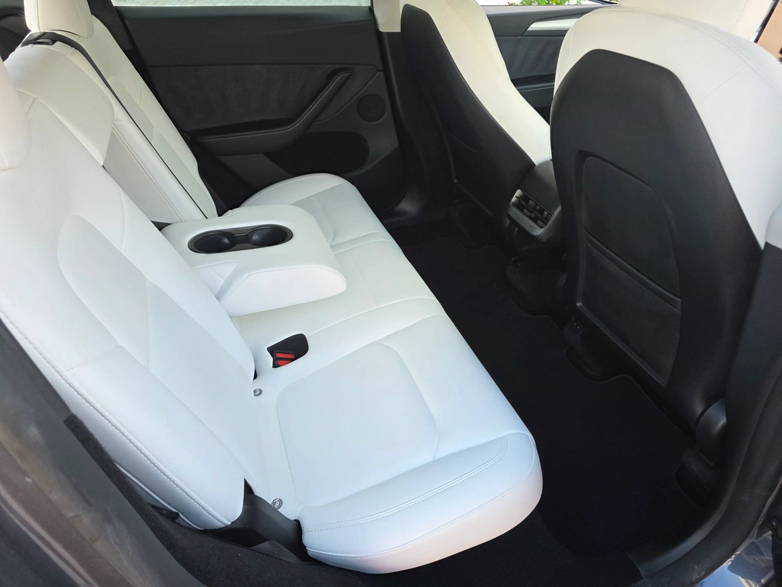 Used 2023 Tesla Model Y Long Range AWD/4WD image 30