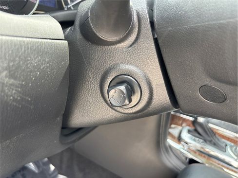 Used 2020 Nissan Armada SL w/ Premium Package image 22