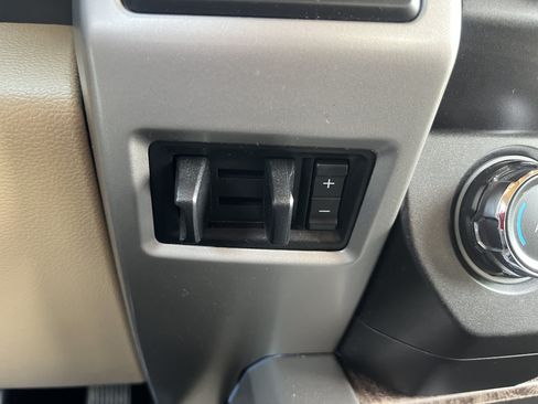 Used 2019 Ford F250 Lariat w/ Lariat Value Package AWD/4WD image 25