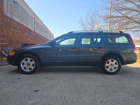 Used 2005 Volvo XC70 image 4
