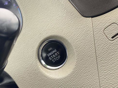 Used 2013 Toyota Sienna Limited image 29