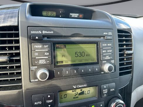 Used 2014 Kia Sedona EX FWD image 21