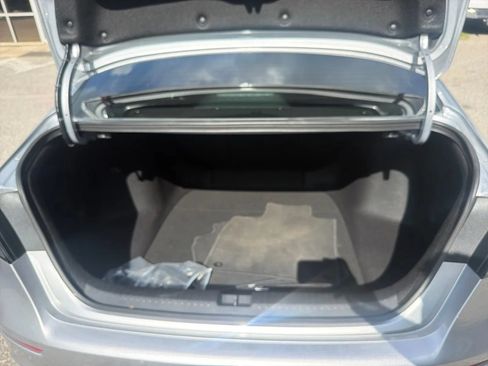 Used 2025 Honda Accord SE image 17