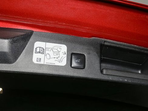 Used 2020 Ford Escape SEL image 12