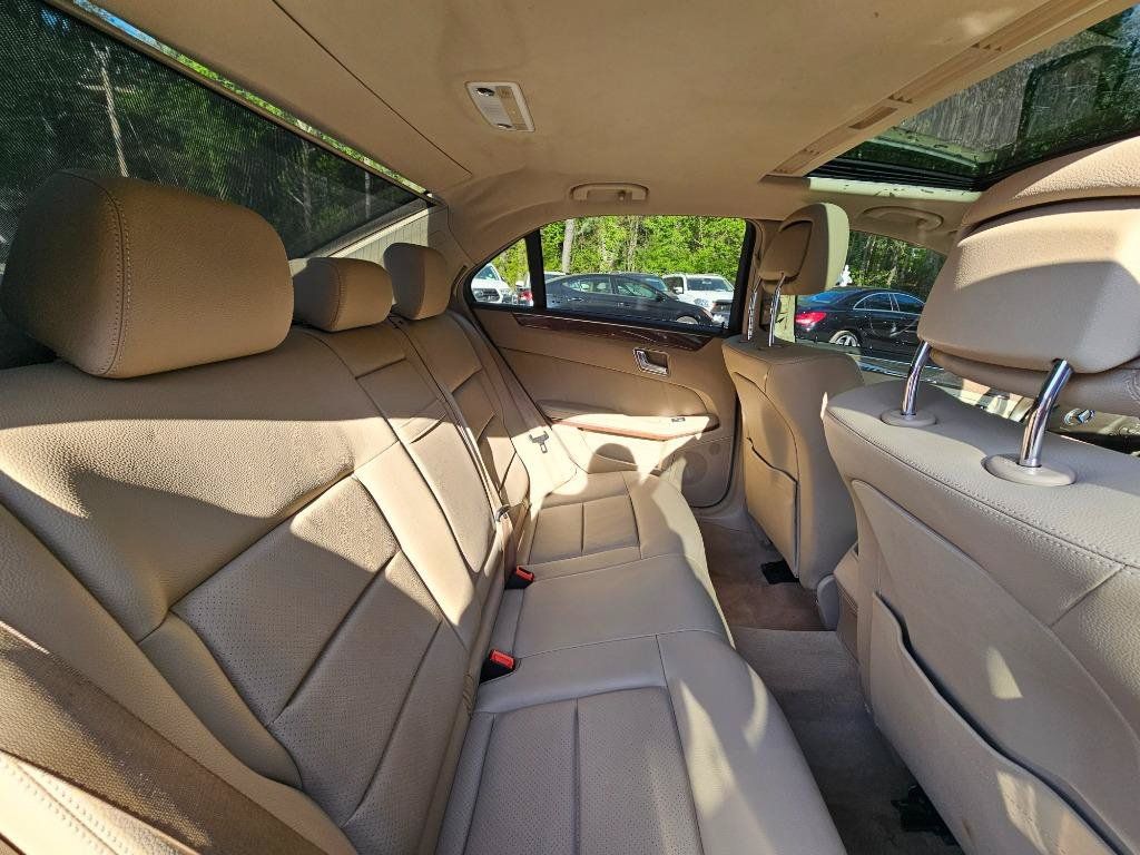 Used 2011 Mercedes-Benz E 350 4MATIC Sedan image 27