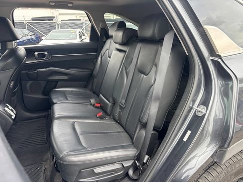 Used 2021 Kia Sorento S w/ Panoramic Sunroof Package AWD/4WD image 11