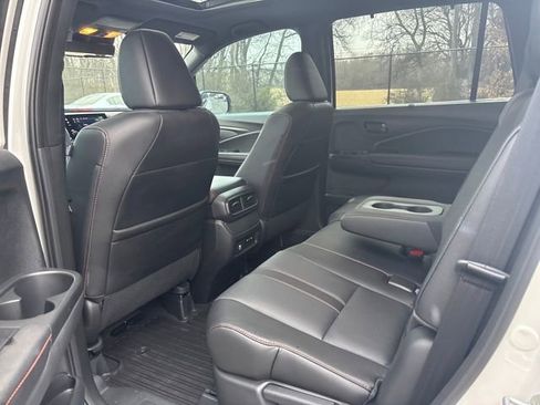 Certified 2025 Honda Passport TrailSport image 12