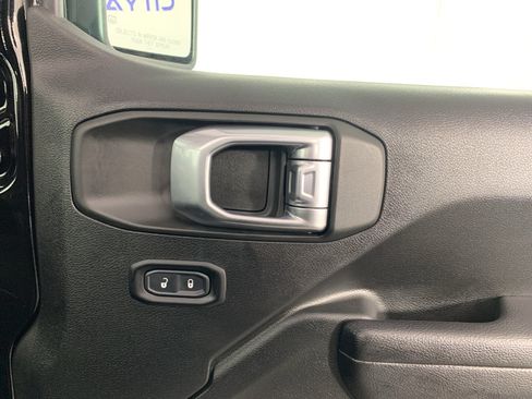Used 2023 Jeep Wrangler Unlimited w/ Sun & Screen Package AWD/4WD image 38