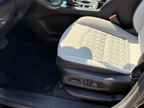 Used 2023 Chevrolet Equinox LS w/ LS Convenience Package image 18