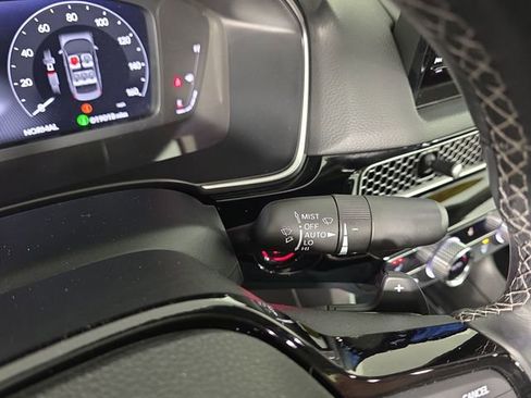 Used 2023 Honda Civic Touring image 32