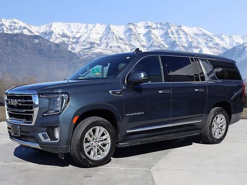 Used 2021 GMC Yukon XL SLT w/ SLT Luxury Plus Package AWD/4WD image 2