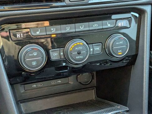 Used 2024 Volkswagen Taos SE image 23