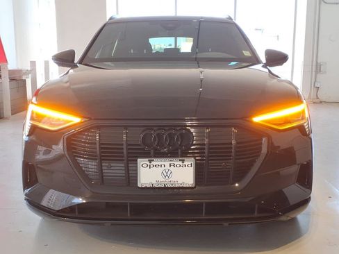 Used 2023 Audi e-tron Premium Plus w/ Premium Plus Package AWD/4WD image 2