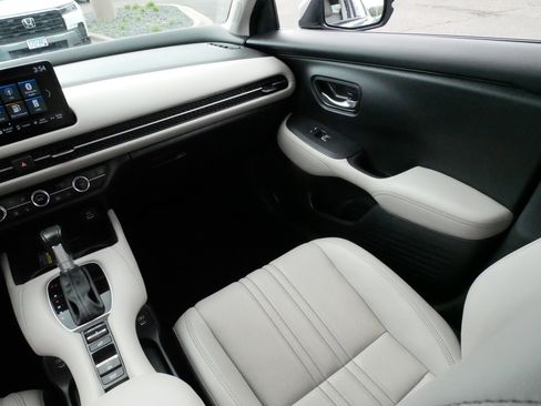 Used 2025 Honda HR-V EX-L image 11