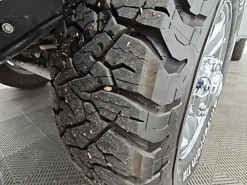 Used 2024 RAM 2500 Tradesman w/ Chrome Appearance Group image 42