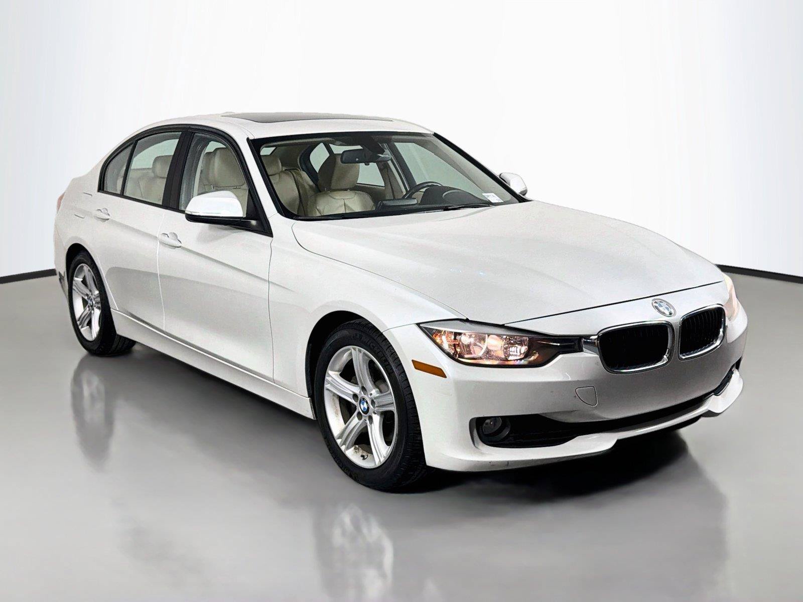 Used 2013 BMW 328i Sedan RWD image 3
