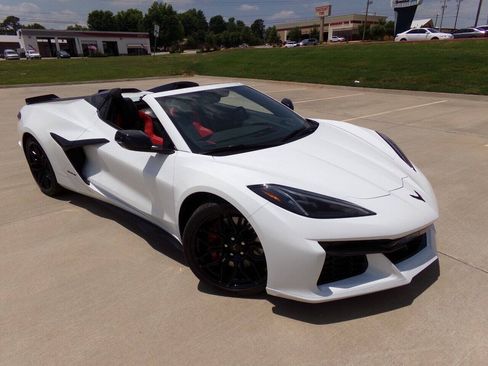 Used 2023 Chevrolet Corvette Z06 w/ Stealth Interior Trim Package RWD image 4