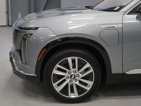 New 2026 Cadillac Vistiq Luxury w/ LPO, Floor Liner Package image 11