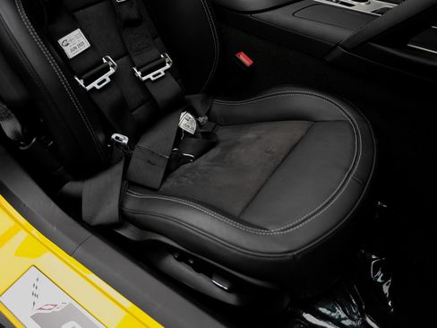 Used 2016 Chevrolet Corvette Z06 w/ 3LZ Preferred Equipment Group RWD image 38