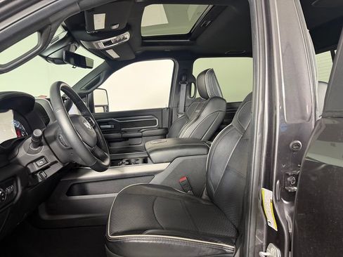 Used 2024 RAM 2500 Laramie w/ Night Edition AWD/4WD image 20