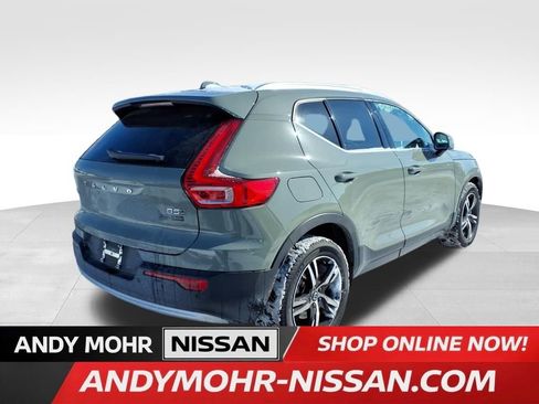 Used 2023 Volvo XC40 B5 Plus image 26