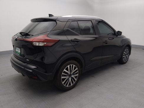 Used 2021 Nissan Kicks SV image 11