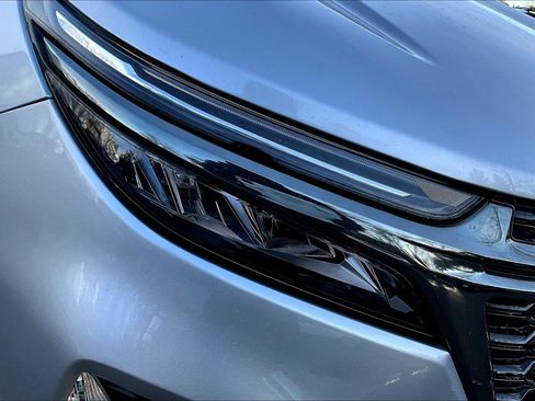 Used 2022 Chevrolet Equinox RS w/ Infotainment Package image 23