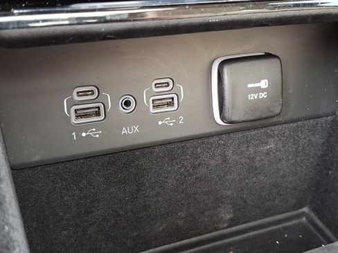 Used 2021 Jeep Grand Cherokee L Limited AWD/4WD image 28