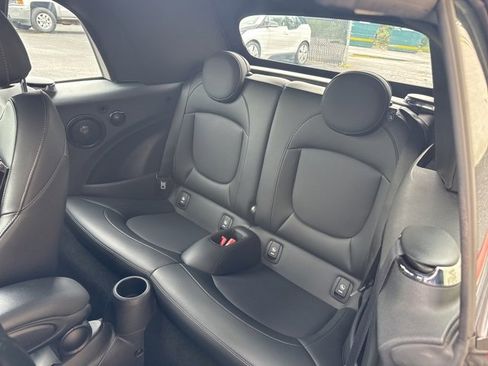 Used 2019 MINI Cooper S w/ Premium Package image 17