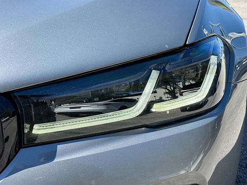 Used 2023 BMW M5 image 32