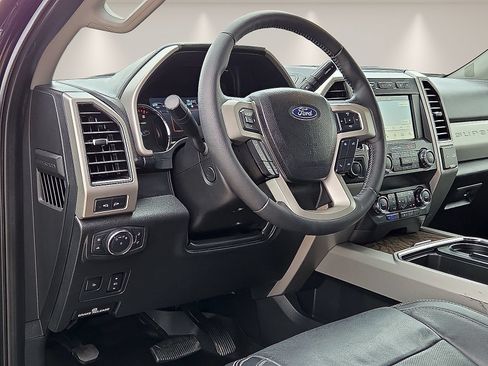 Used 2019 Ford F250 Lariat w/ Lariat Ultimate Package AWD/4WD image 15