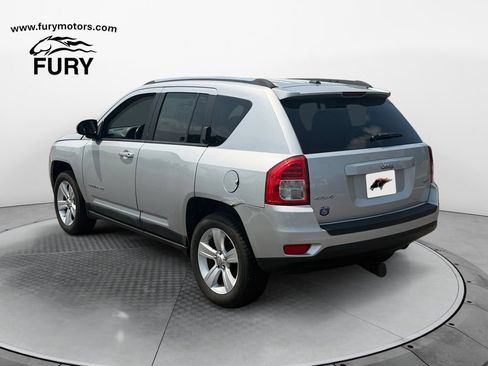 Used 2011 Jeep Compass Latitude AWD/4WD image 5