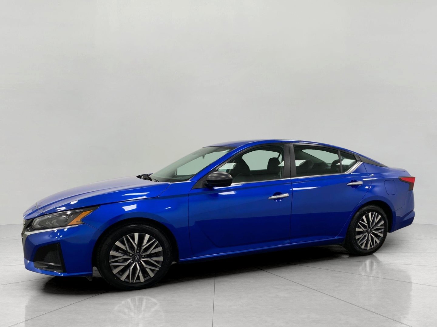 Certified 2025 Nissan Altima 2.5 SV FWD image 7